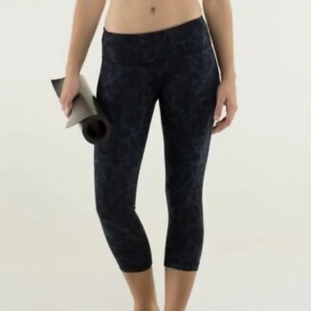 Lululemon Paisley Print Wunder Under Hi-Rise Crop Legging Sz: estimated 6